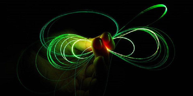 Scientists push the boundaries of manipulating light at the submicroscopic level